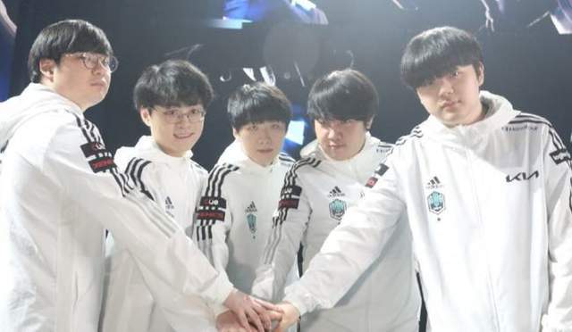 的双重挑战 的双重挑战