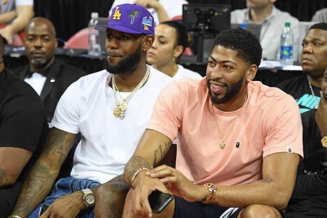 天赋！路易斯作为菜鸟教练，执教弗拉门戈仅14个月收获5冠